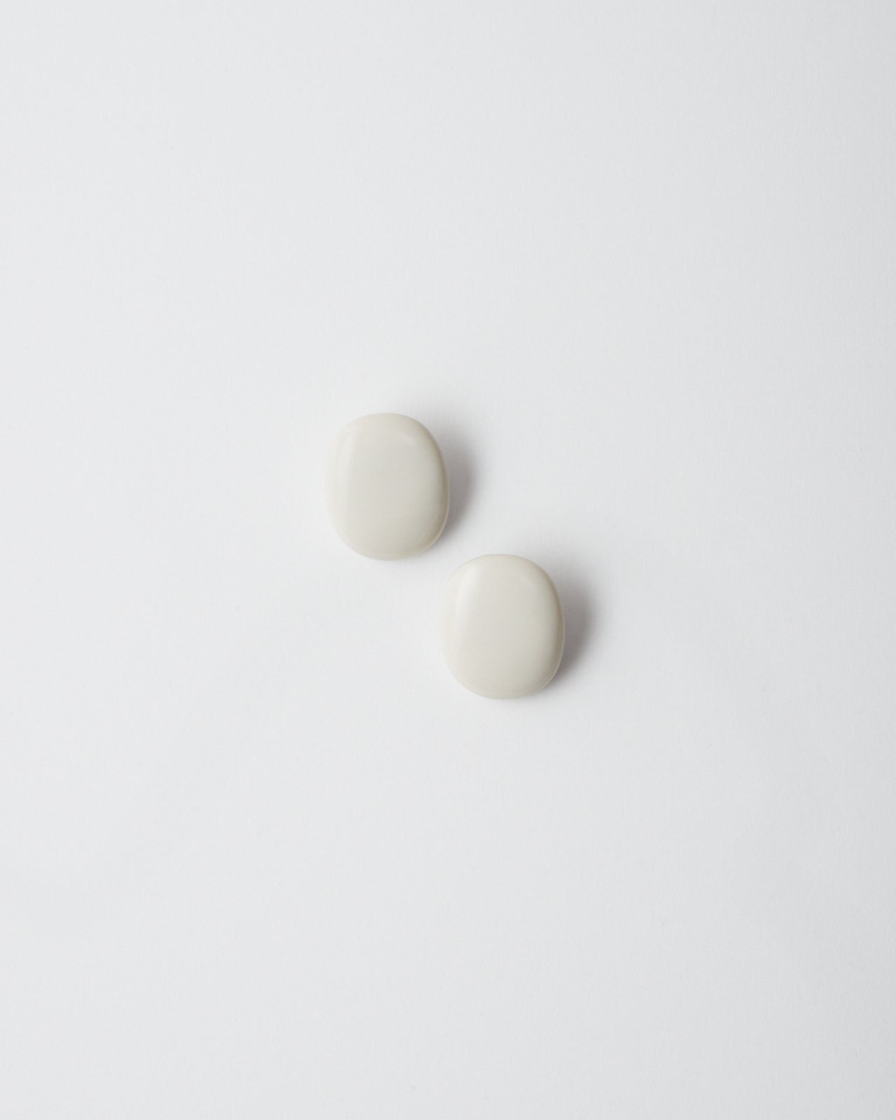 BOUCLES D'OREILLES L - RÉSINE BLANC CASSÉ